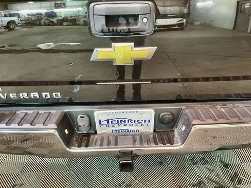 Used 2018 Chevrolet Silverado 1500 LT w/ All Star Edition image 27