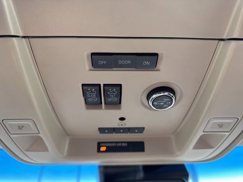 Used 2016 GMC Yukon Denali w/ Open Road Package image 34