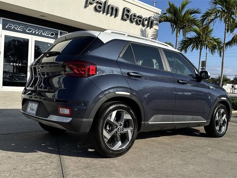 Used 2022 Hyundai Venue Limited image 25