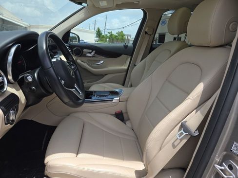 Used 2021 Mercedes-Benz GLC 300 image 13
