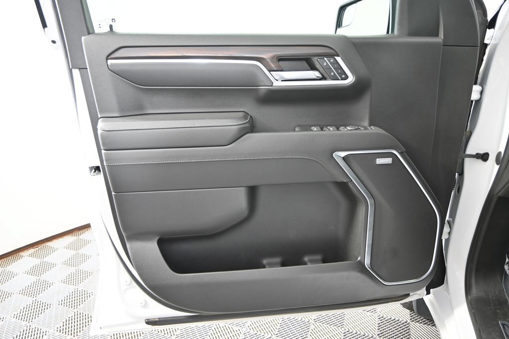 Used 2022 GMC Sierra 1500 SLT w/ SLT Convenience Package AWD/4WD image 18