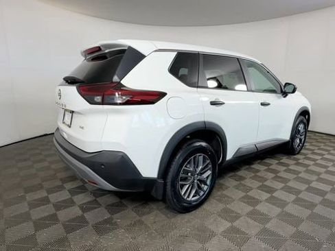 Used 2023 Nissan Rogue S AWD/4WD image 6