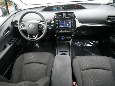 Used 2021 Toyota Prius LE FWD image 10