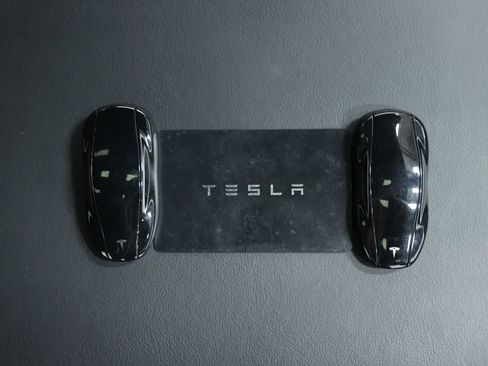 Used 2021 Tesla Model S Plaid AWD/4WD image 5