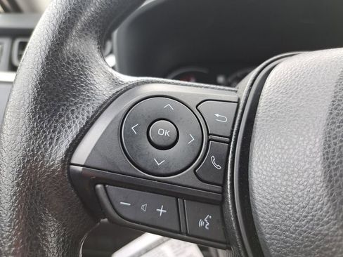 Used 2025 Toyota RAV4 XLE FWD image 16