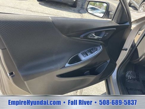 Used 2023 Chevrolet Malibu LT FWD image 17