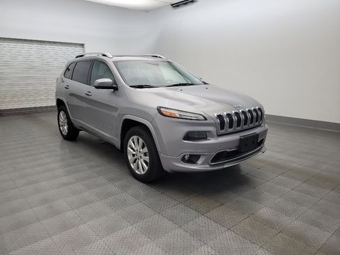 Used 2017 Jeep Cherokee Overland w/ Heavy Duty Protection Group AWD/4WD image 13