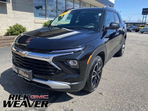 Used 2025 Chevrolet TrailBlazer LT AWD/4WD image 1