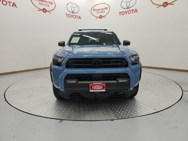 Used 2025 Toyota 4Runner SR5 AWD/4WD image 4
