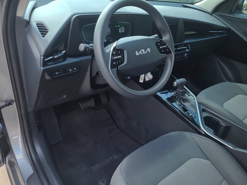 Used 2025 Kia Niro LX FWD image 15