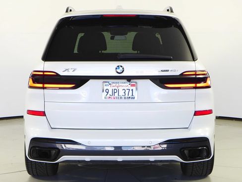 Used 2024 BMW X7 xDrive40i w/ M Sport Package AWD/4WD image 8