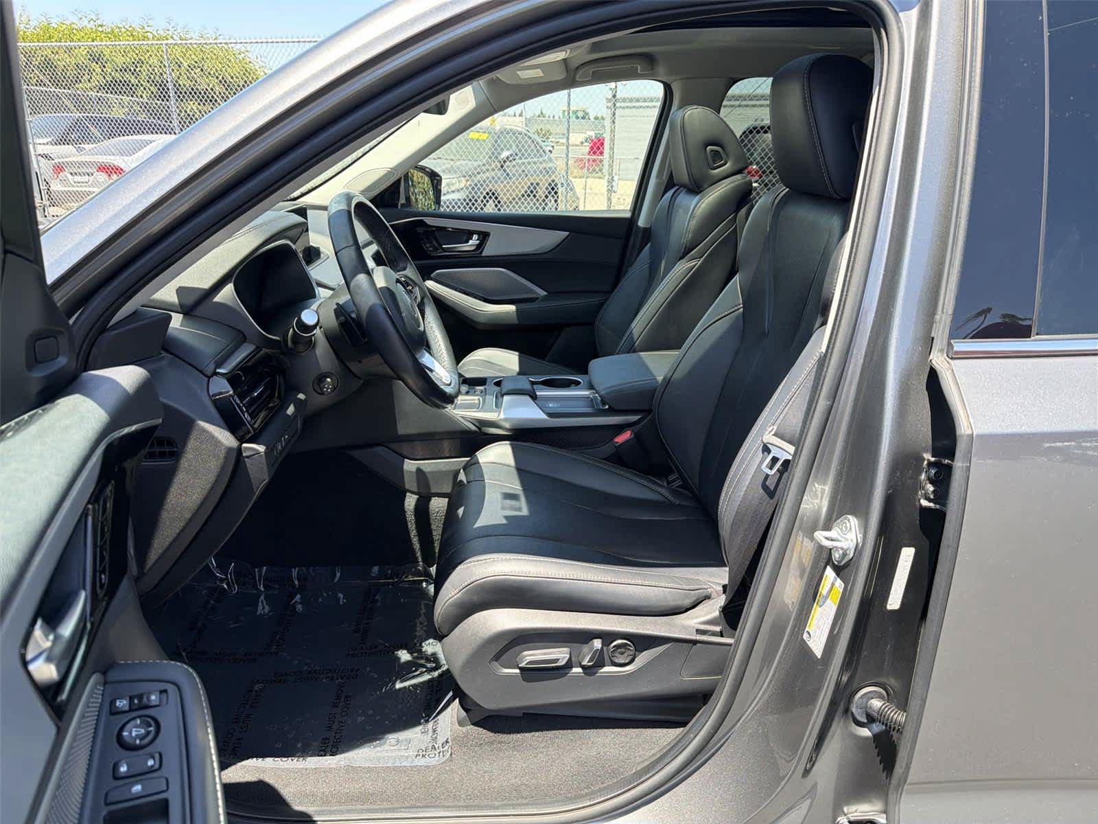 Certified 2023 Acura MDX w/ Technology Package FWD image 12
