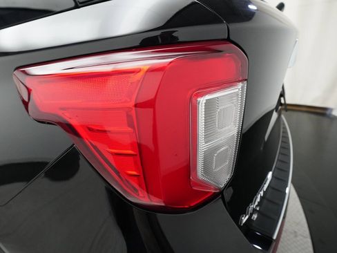 Used 2022 Ford Explorer Limited image 34