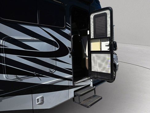 Used 2016 Mercedes-Benz Sprinter 3500 image 14