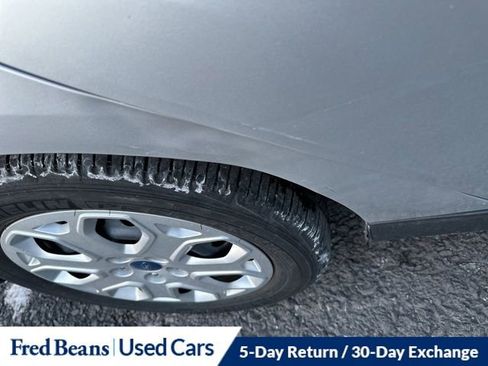 Used 2012 Ford Focus SE w/ SE Winter Pkg image 10