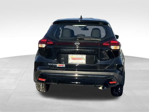 New 2025 Nissan Kicks Play S image 4