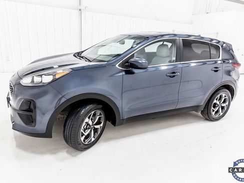 Used 2022 Kia Sportage LX image 4