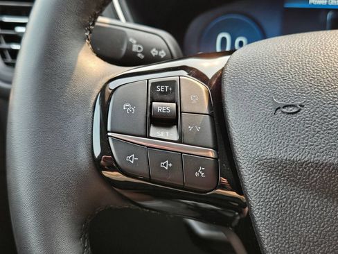 Used 2025 Ford Escape Platinum AWD/4WD image 29