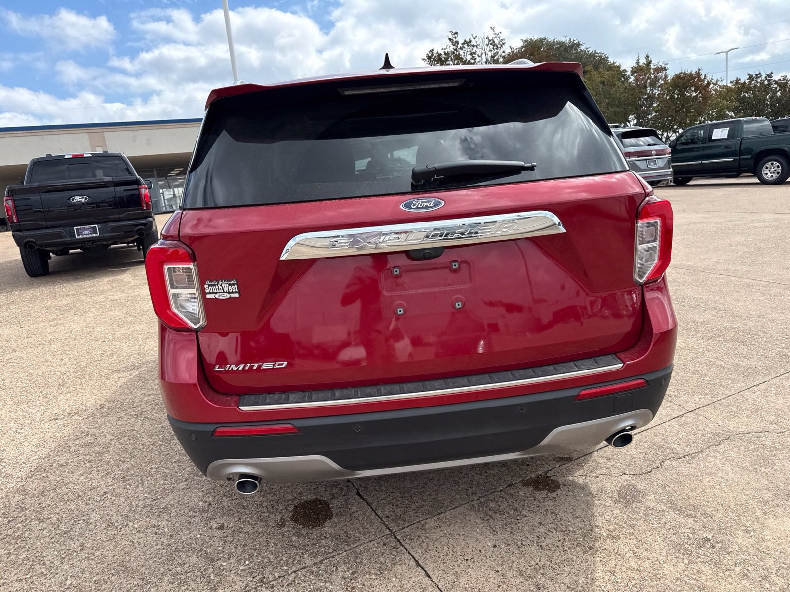 Used 2023 Ford Explorer Limited w/ Limited Technology Package RWD image 6