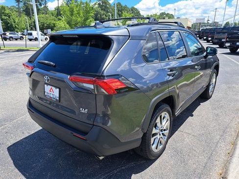 Used 2020 Toyota RAV4 XLE Premium AWD/4WD image 7