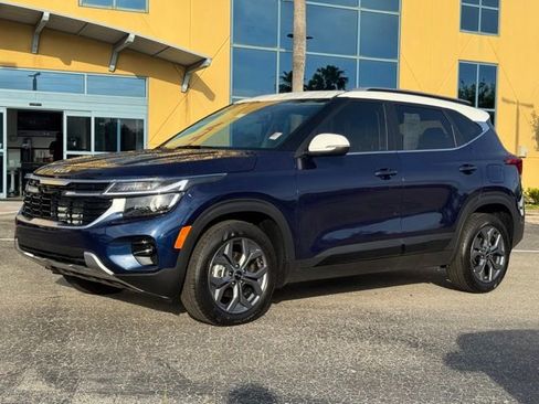 Certified 2024 Kia Seltos S image 2