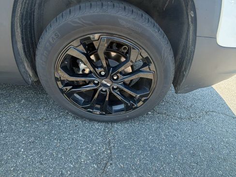 Used 2021 GMC Terrain SLT w/ Infotainment Package II AWD/4WD image 3