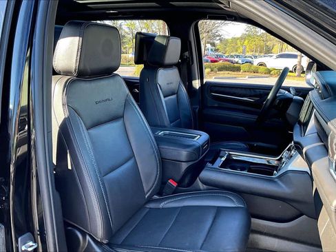 Used 2023 GMC Yukon XL Denali w/ Max Trailering Package image 9