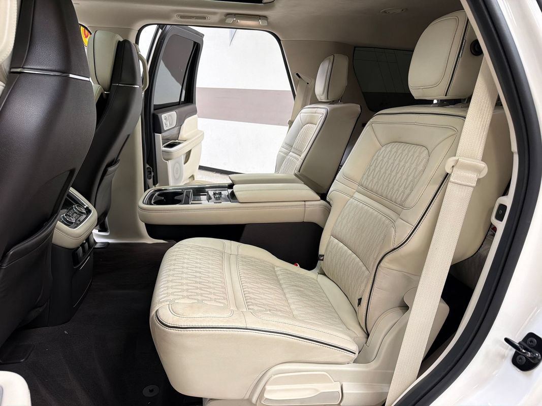 Used 2020 Lincoln Navigator Black Label w/ Cargo Convenience Package AWD/4WD image 35