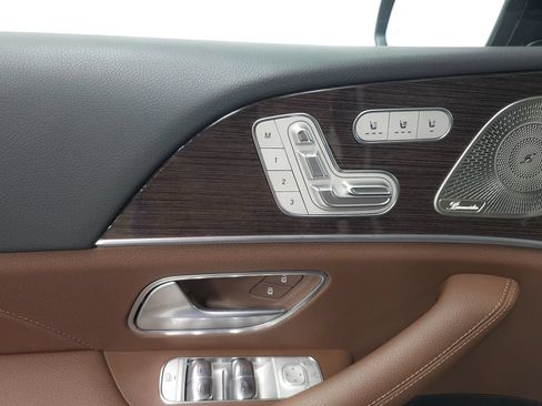 Used 2026 Mercedes-Benz GLS 450 4MATIC image 6