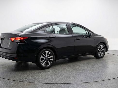 Used 2025 Nissan Versa SV image 9