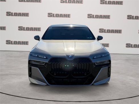 New 2026 BMW 750e xDrive w/ Executive Package image 8