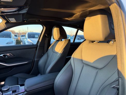 Used 2019 BMW 330i Sedan w/ Premium Package image 13