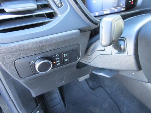 Used 2025 Ford Escape ST-Line FWD image 21