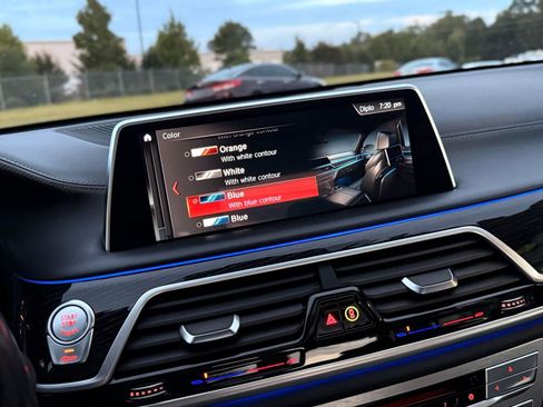 Used 2018 BMW 750i xDrive image 42