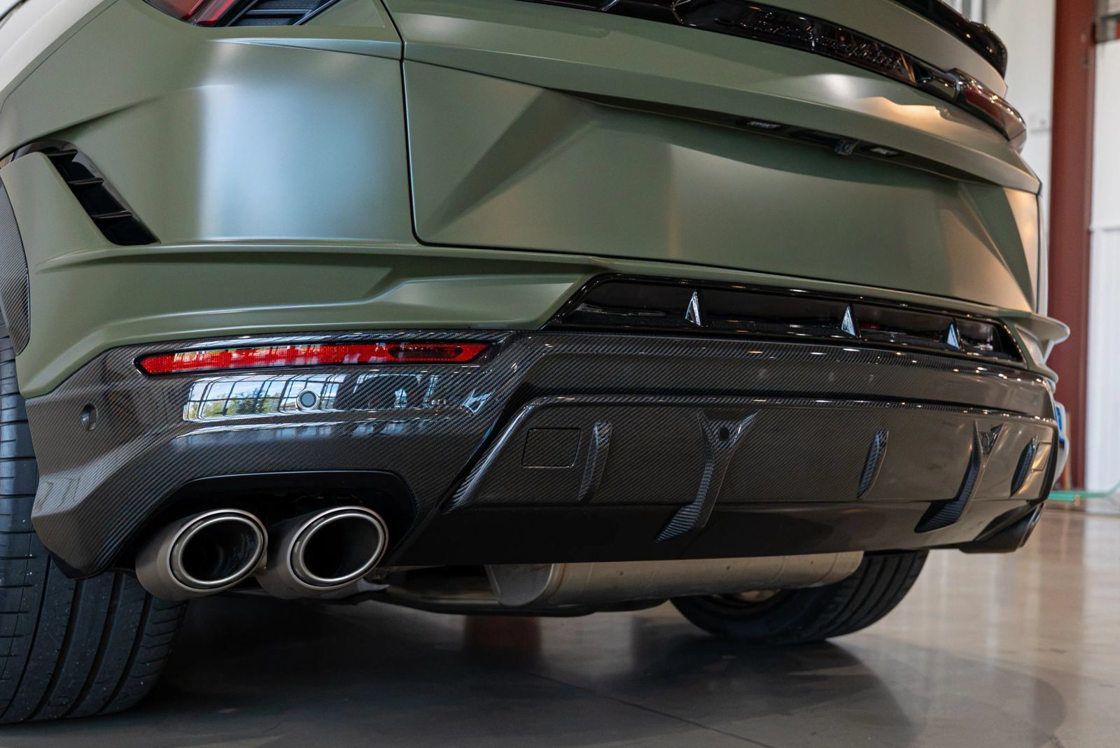 Used 2023 Lamborghini Urus Performante AWD/4WD image 24