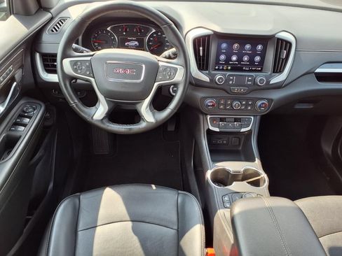 Used 2024 GMC Terrain SLT AWD/4WD image 3