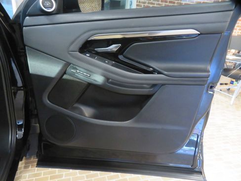 Used 2020 Land Rover Range Rover Evoque SE image 23