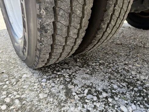 Used 2019 Freightliner Sprinter 144 image 14