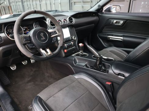 Used 2016 Ford Mustang Shelby GT350 w/ Technology Package RWD image 6