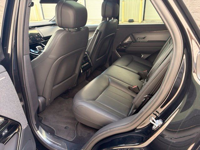 Used 2025 Land Rover Range Rover Sport SE AWD/4WD image 13