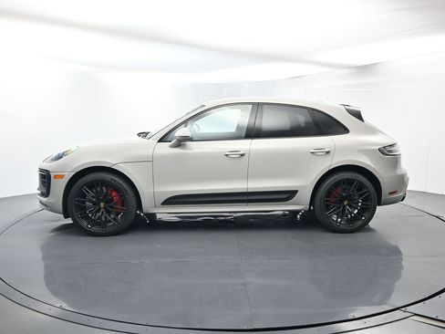 Certified 2023 Porsche Macan GTS image 2