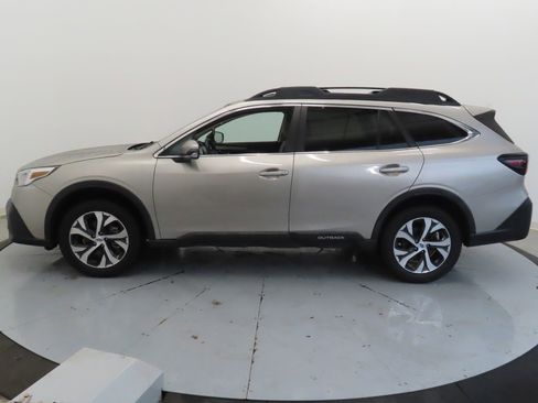 Used 2020 Subaru Outback Limited AWD/4WD image 6
