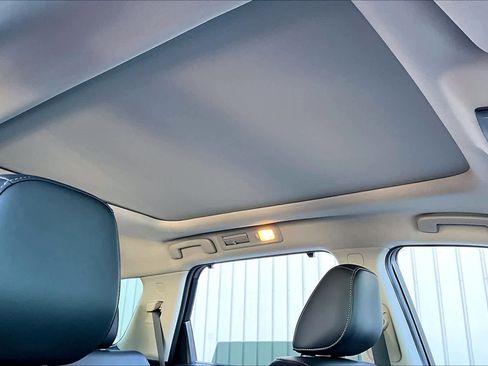 Used 2024 Nissan Pathfinder Platinum w/ Cargo Package image 12