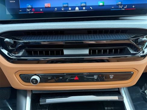 Certified 2025 BMW 330i xDrive 330i xDrive w/ Premium Package image 28