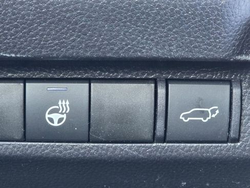 Used 2025 Toyota RAV4 XLE Premium image 43