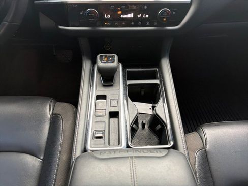Used 2024 Nissan Pathfinder SL w/ SL Premium Package FWD image 21