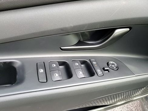 New 2025 Hyundai Elantra SEL image 12