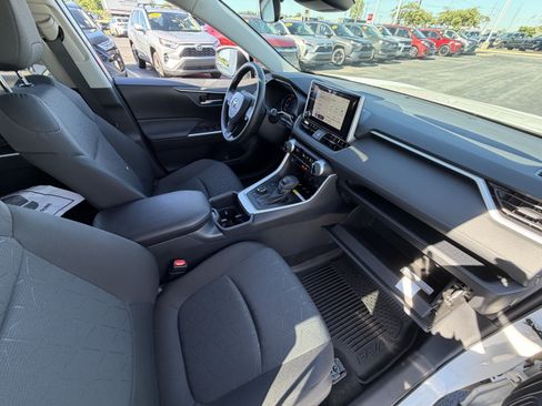 Used 2025 Toyota RAV4 XLE w/ Convenience Package AWD/4WD image 17