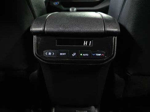 Used 2020 Toyota Highlander Limited image 18