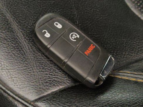 Used 2019 Jeep Compass Limited FWD image 31